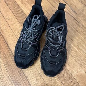 Men's Black Athletic Shoes